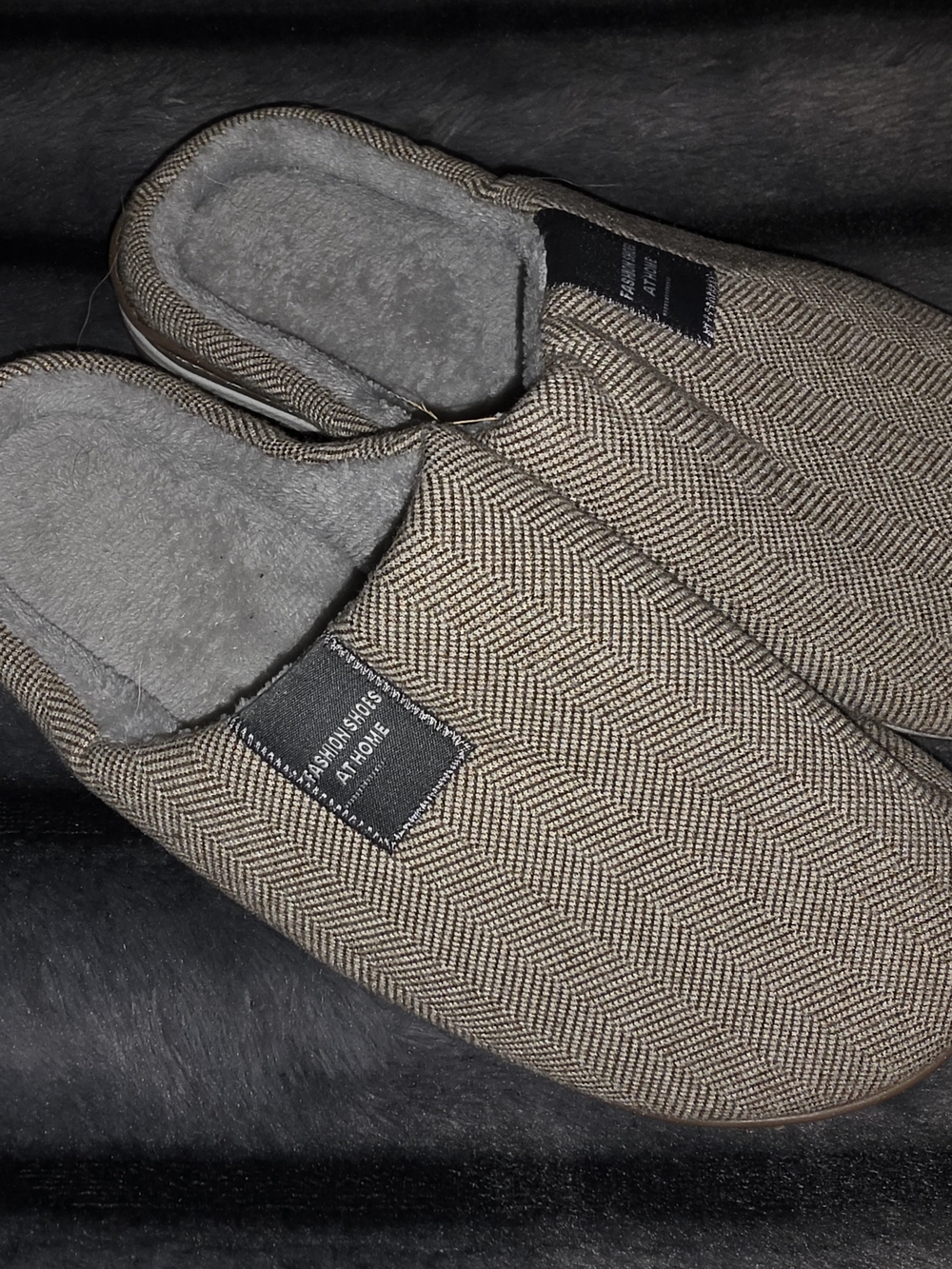Men's/Women's Cozy Herringbone House Slippers – Plush Fleece-Lined Slip-On Clogs